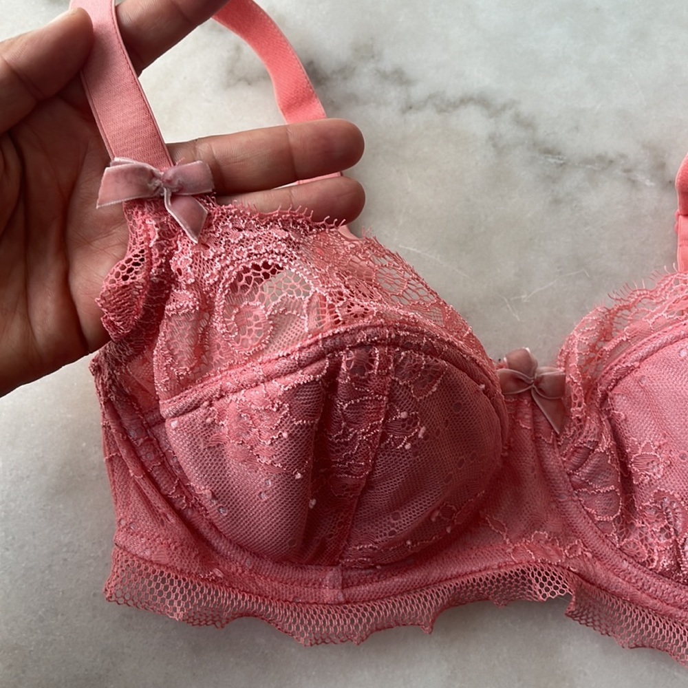 Victoria's Secret hot Pink blush Push Up Bra Gold Accents 32D Bundle of two Bras - Picture 4 of 13